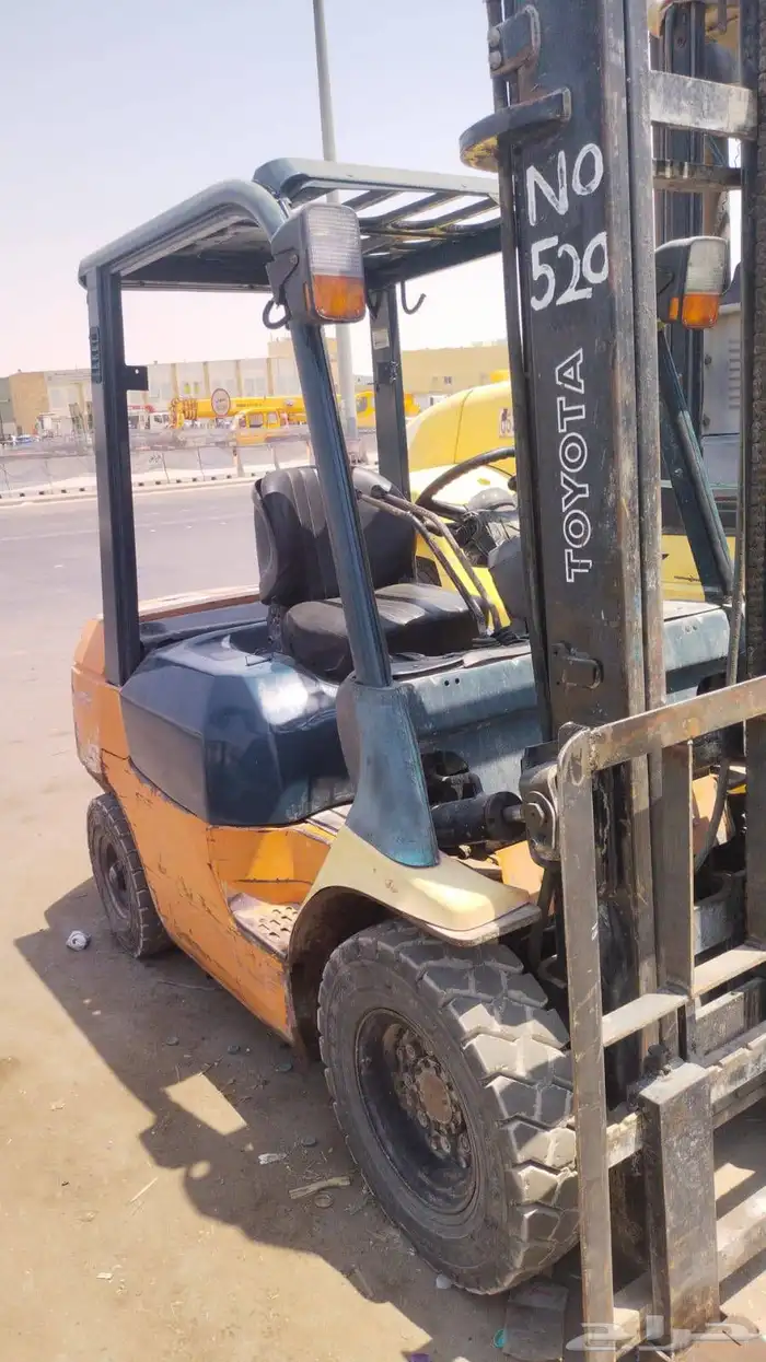 رافعات شوكية فوركلفت وكرينات للايجار 13