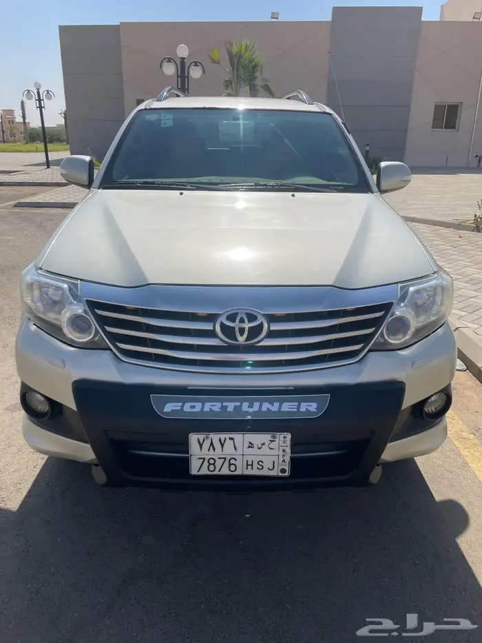 2014 TOYOTA FORTUNER 4x4 Manual Transmission Full Option 1