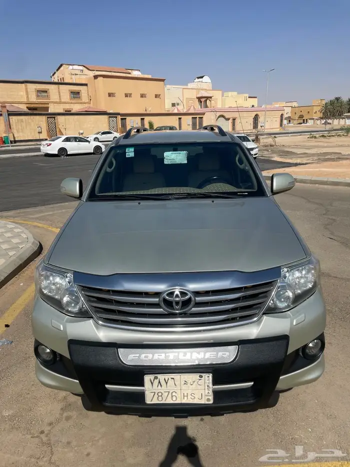 2014 TOYOTA FORTUNER 4x4 Manual Transmission Full Option 2
