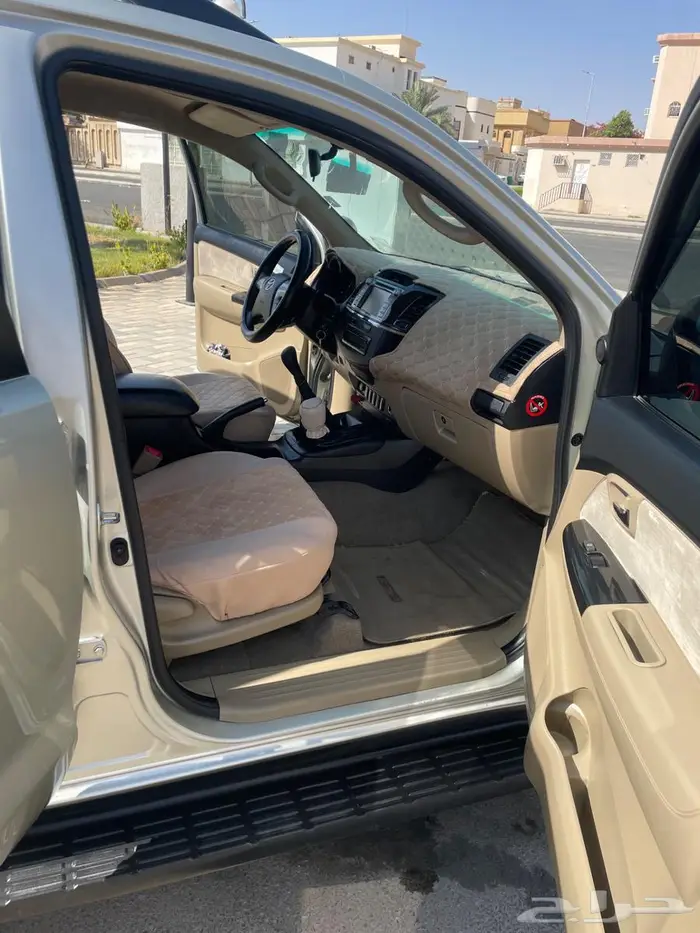 2014 TOYOTA FORTUNER 4x4 Manual Transmission Full Option 14