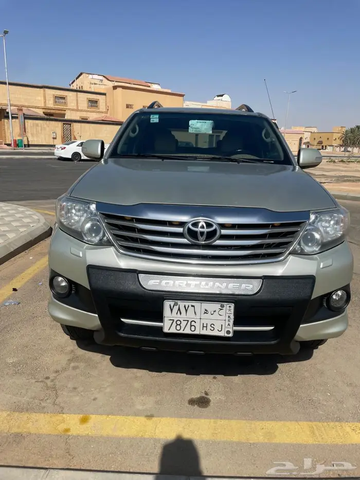 2014 TOYOTA FORTUNER 4x4 Manual Transmission Full Option 3