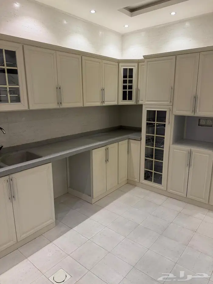 شقة فاخرة بالمحالة 17