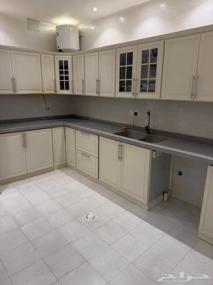 شقة فاخرة بالمحالة 18