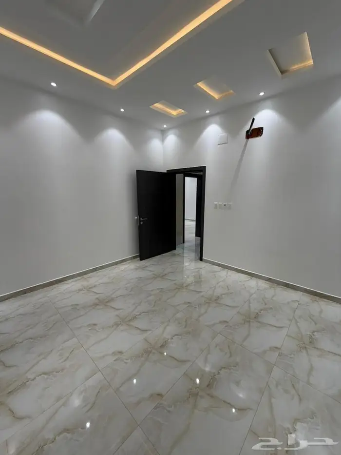 شقة فاخرة بالمحالة 30