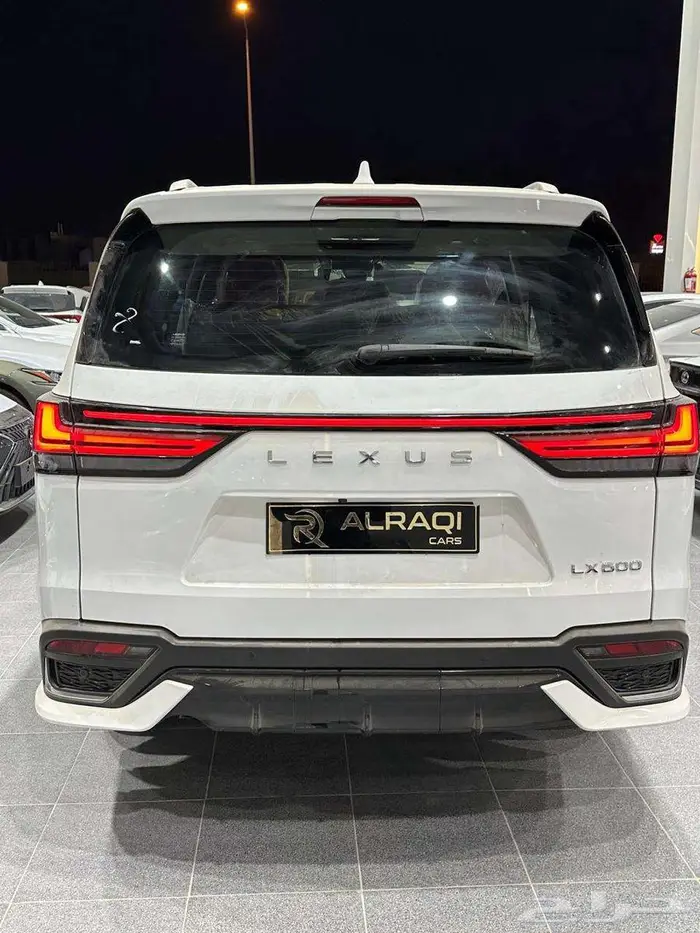 لكزس اف سبورت 2025 سعودي 8