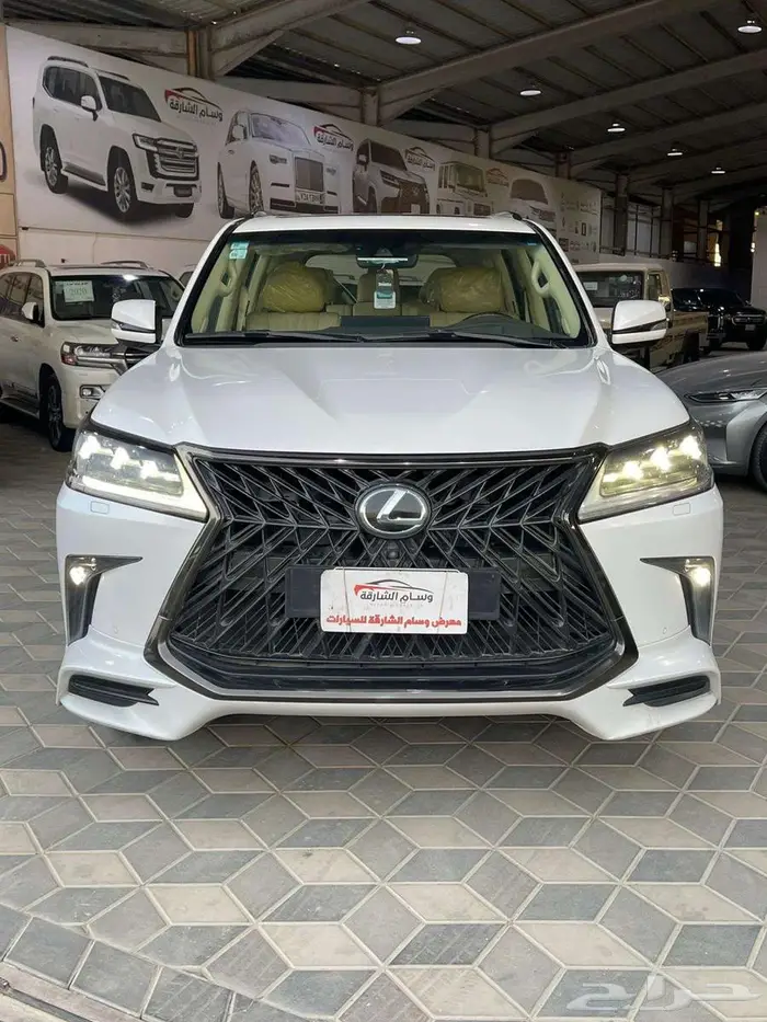 لكزس 2019 LX570 بلاك ايديشن 1