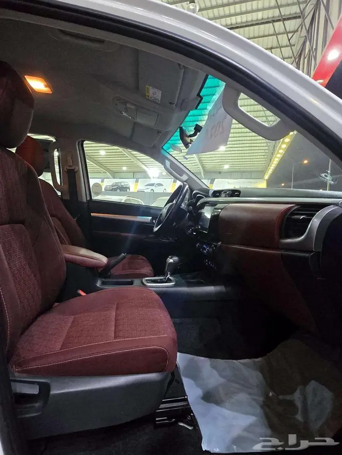 هايلوكس 2024 فل كامل ديزل اوتوماتيك 2.8 9