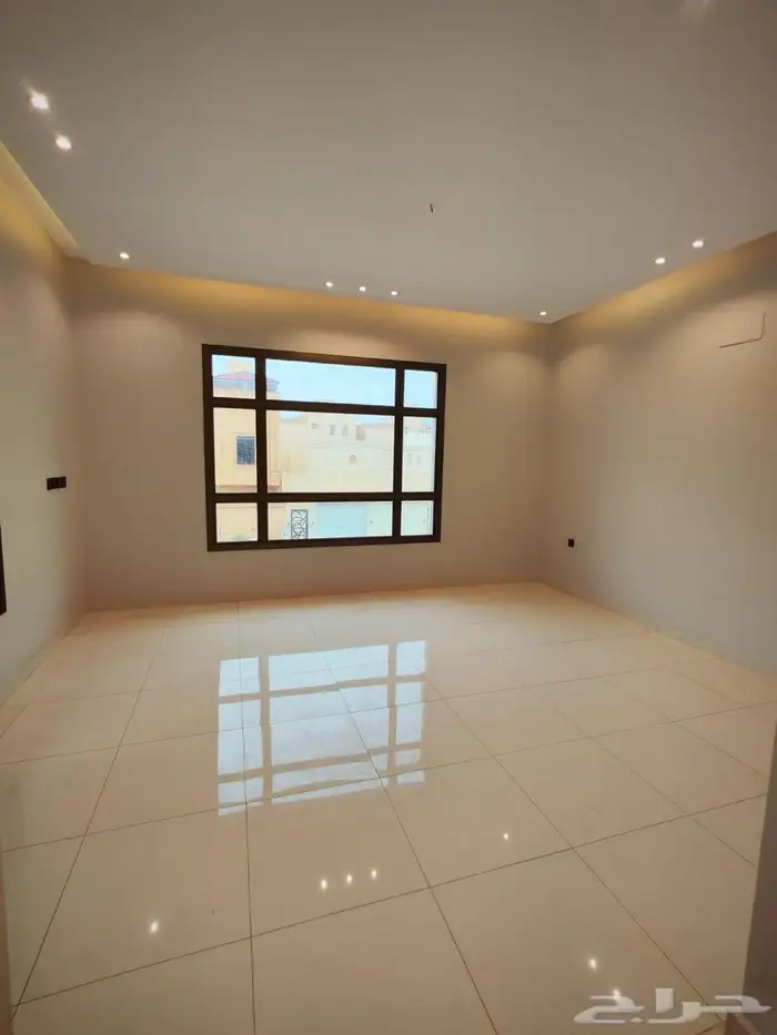 للبيع فلل دورين و ملحق با الخميس حي دوره الموسى وسط الخدمات 28