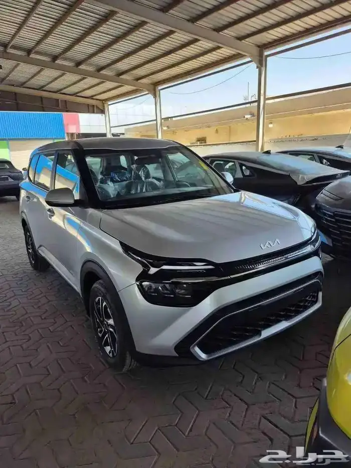 KIA CARENS GL 2025 4