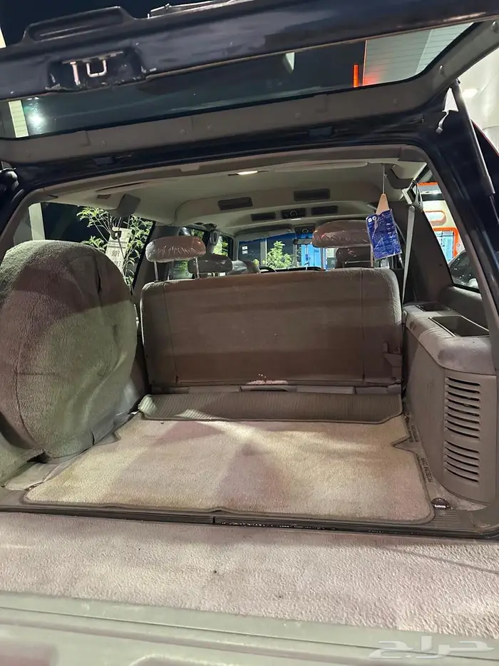 للبيع GMC سوبربان موديل 1995 بحالة ممتازه جدا 12