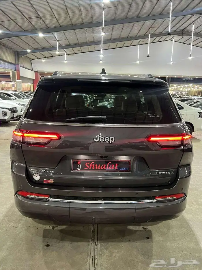 جيب جراند شيروكي 2022 ليمتد شبه جديد ( الوكيل بترومين ) 1