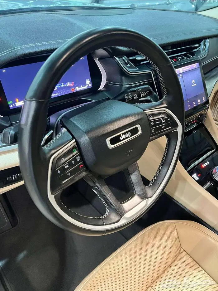 جيب جراند شيروكي 2022 ليمتد شبه جديد ( الوكيل بترومين ) 4