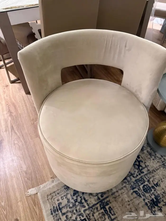 للبيع طقمين كنب نظيف 8