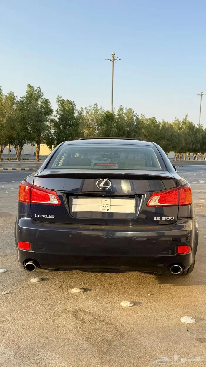 لكزس IS300 2011 ( مخزن ) لون نادر 5