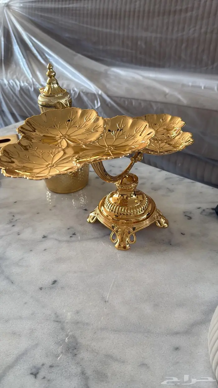 للبيع صحون حلا كفتين ذهبي فاخرة 1