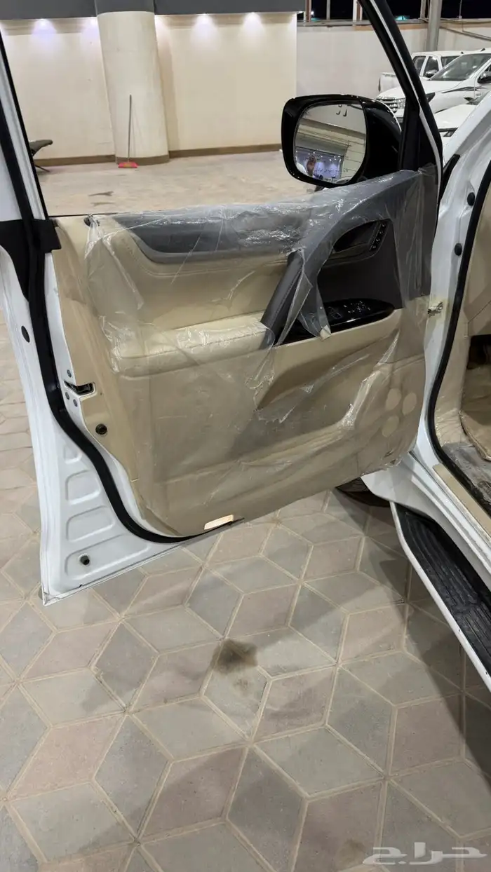 جيب لكزس 2020 LX570 لؤلؤي 14