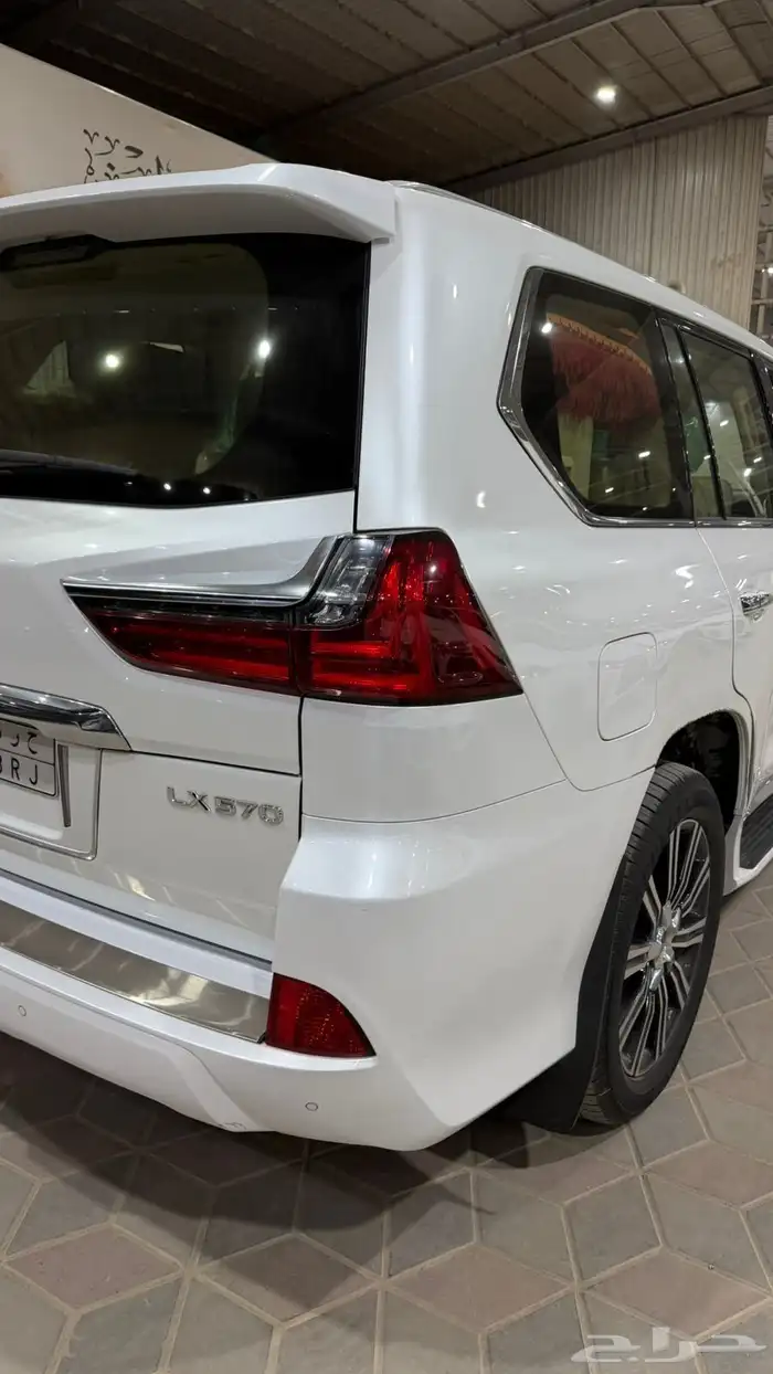جيب لكزس 2020 LX570 لؤلؤي 21