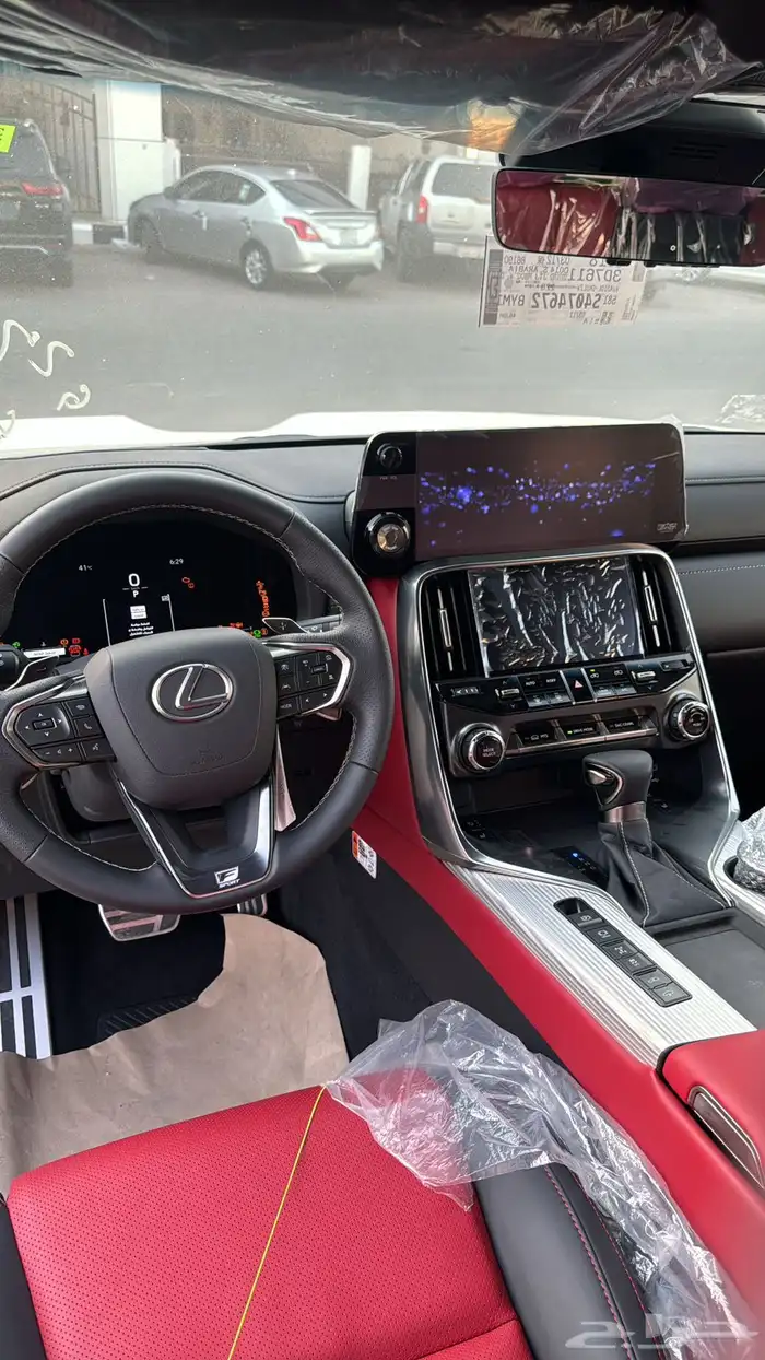 لكزس 2025 بنزين LX600 فل كامل سبورت سعودي جديد اللون اسود 10