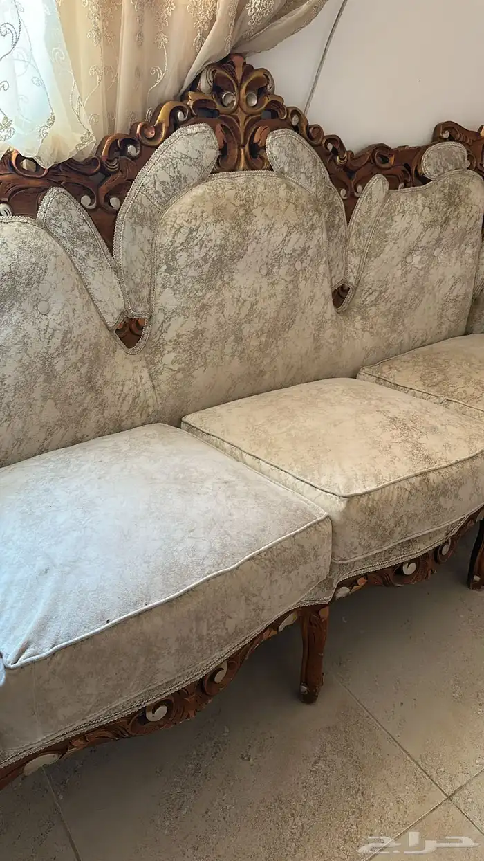 كنب تركي 3 قطع بحاله جيده نظيف اشتريته من محمود سعيد 0