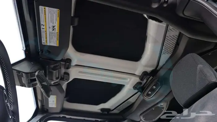 جيب رانجلر سبورت اس 2025 خليجي اصفار مع ضمان الوكيل 13