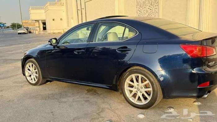 لكزس IS300 2011 ( مخزن ) لون نادر 3