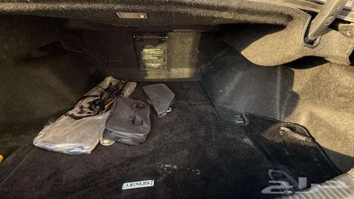 لكزس IS300 2011 ( مخزن ) لون نادر 18