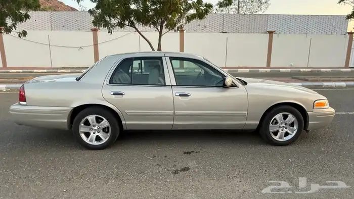 فورد فكتوريا 2011 9