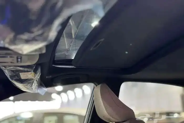 كامري LE نص فل بنزين 2025 5