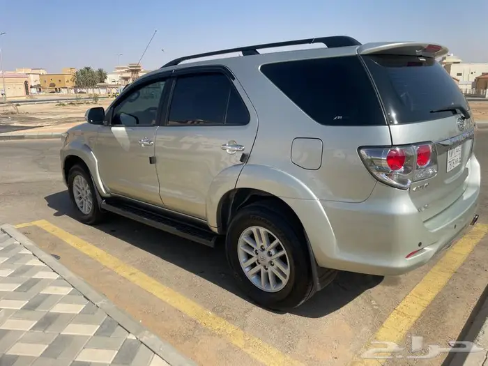 2014 TOYOTA FORTUNER 4x4 Manual Transmission Full Option 9