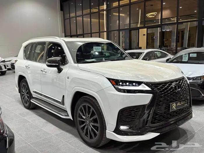 لكزس اف سبورت 2025 سعودي 1