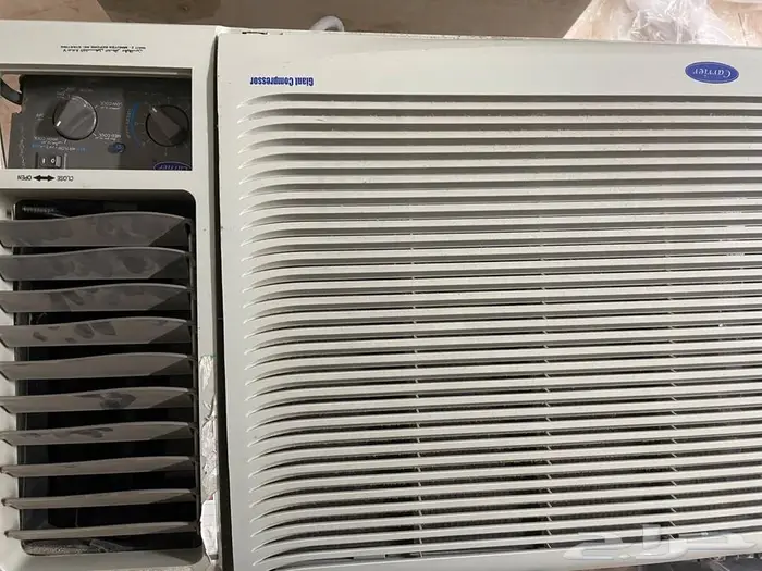 مكيف طن ونص بحالة ممتازة وغرفة جلوس 0