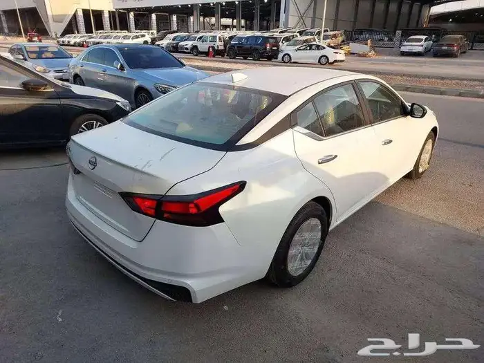 نيسان التيما 2025 ستاندر 1