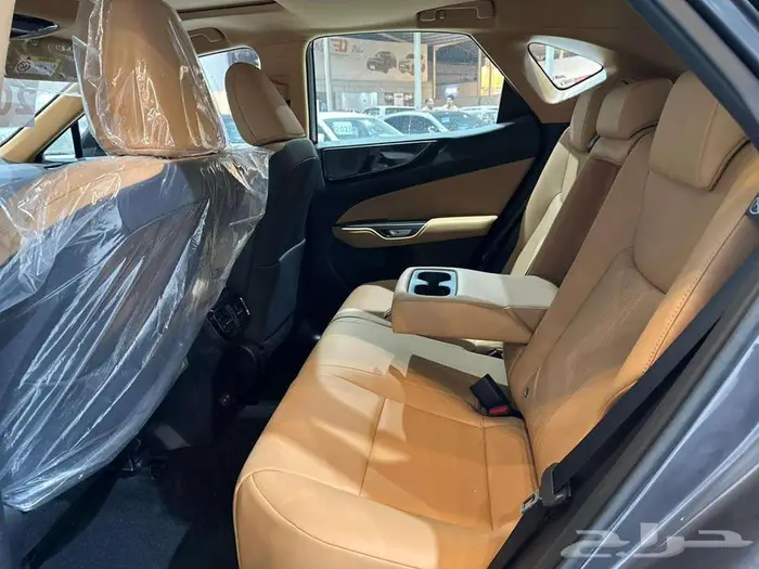 لكزس ان اكس 2025AA 350 بريمي 8