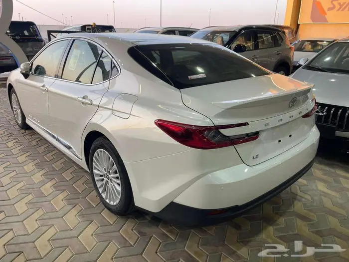 كامري LE نص فل بنزين 2025 1