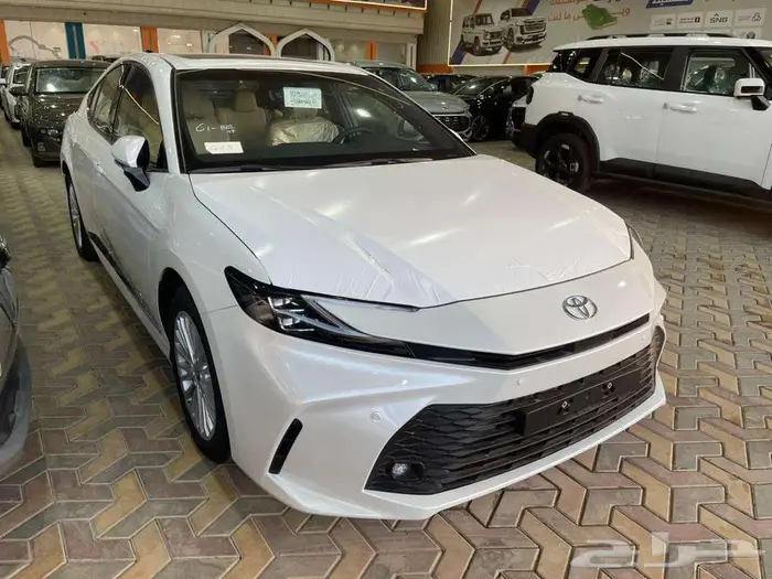كامري LE نص فل بنزين 2025 2