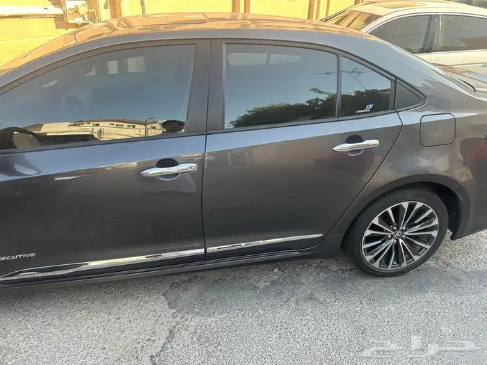 للبيع كورولا فل كامل 3