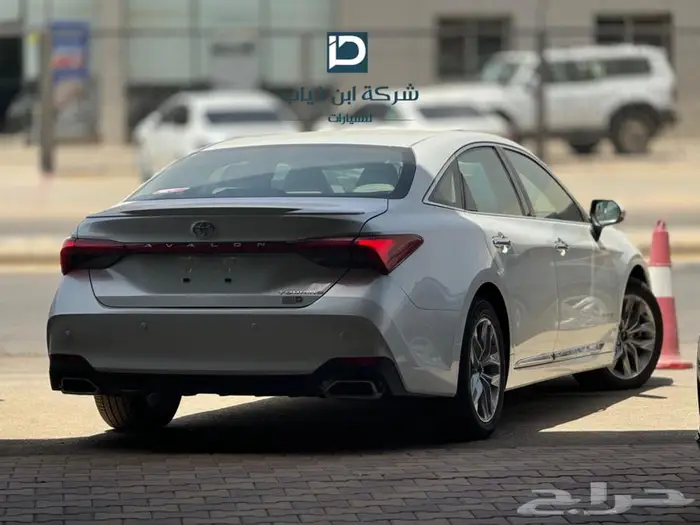 تويوتا افالون تورينج موديل 2022 لدى ابن ذياب للسيارات 1