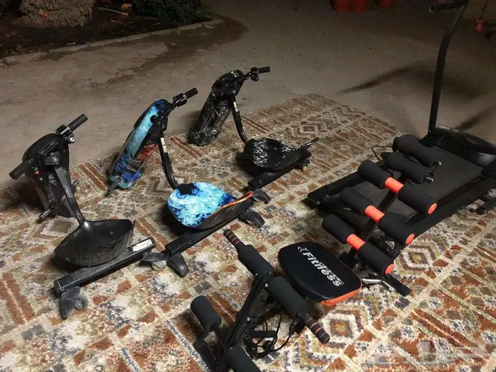 للبيع أجهزه رياضه و 3 وسكوترات 0