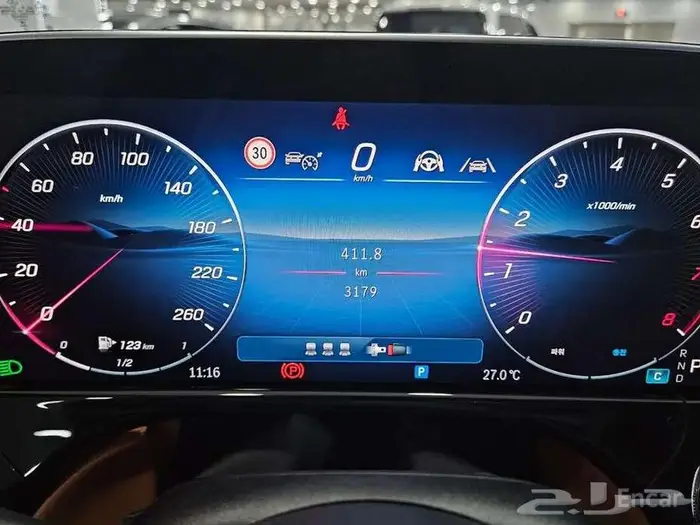 مرسيدس E300 4MATIC AMG Line (W214) 2024 - وارد كوريا 9
