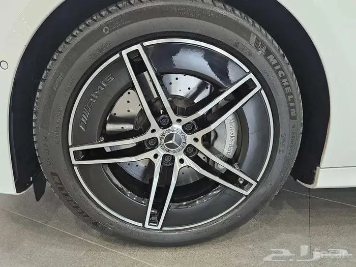 مرسيدس E300 4MATIC AMG Line (W214) 2024 - وارد كوريا 5