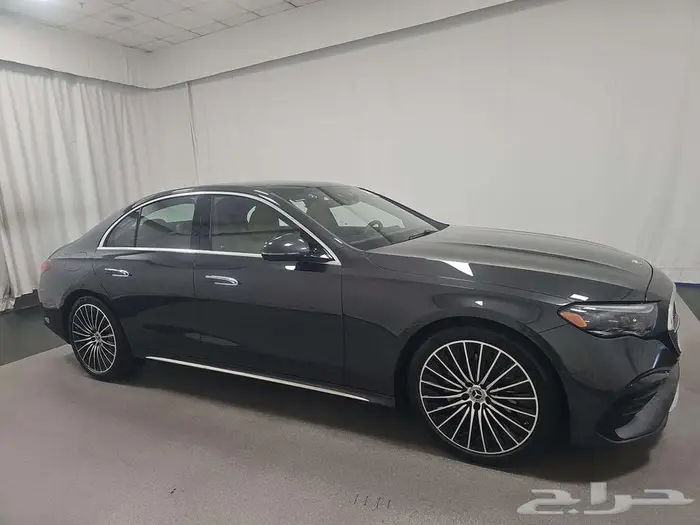 2025 Mercedes-Benz E 350 4MATIC Sedan 2