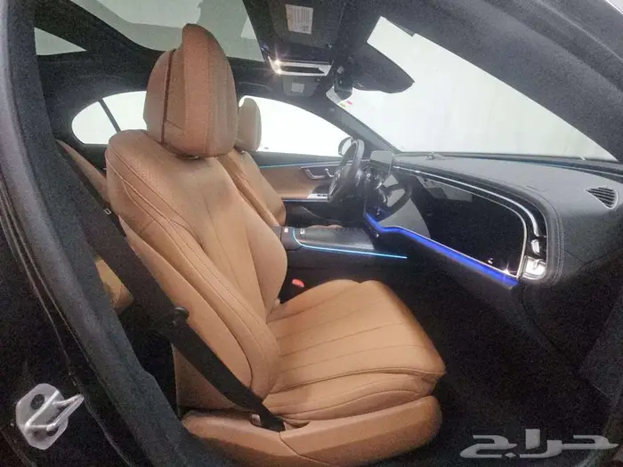 2025 Mercedes-Benz E 350 4MATIC Sedan 8