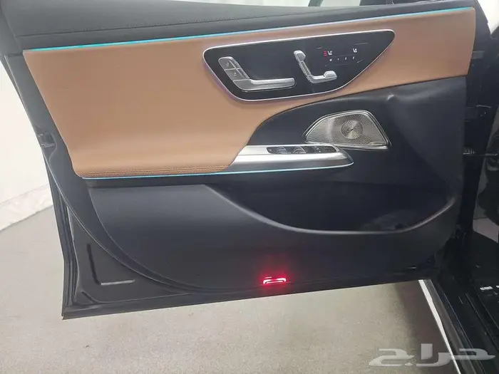 2025 Mercedes-Benz E 350 4MATIC Sedan 10