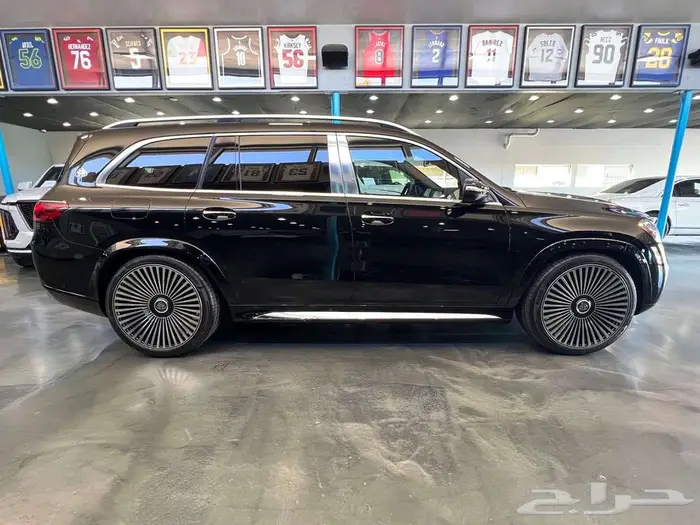 2025 Mercedes-Benz GLS 600 4MATIC 7