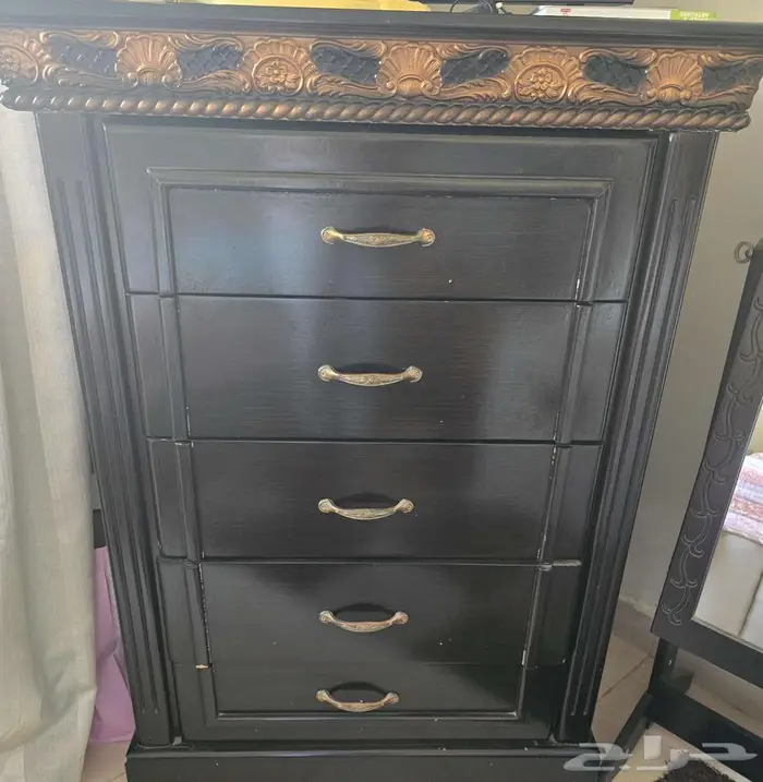Cabinet with 5 drawers for free 0