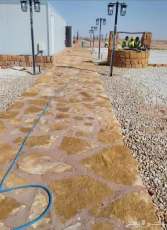 نعمل في مجال التراث القديم اشغال الطين وبنا الحجر 2