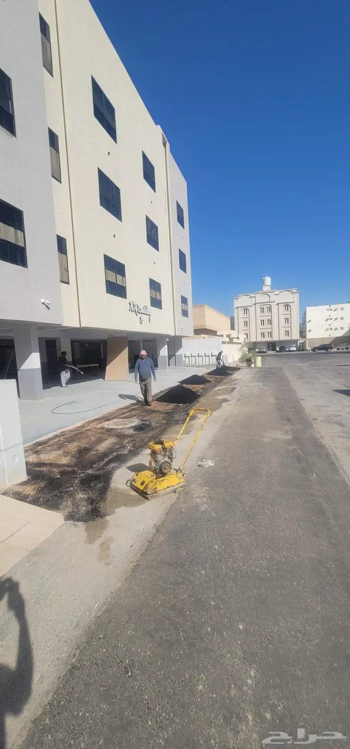 ننفذ جميع أنواع العوازل وزفلتت الرصوف ازفلت او انترلوك 4