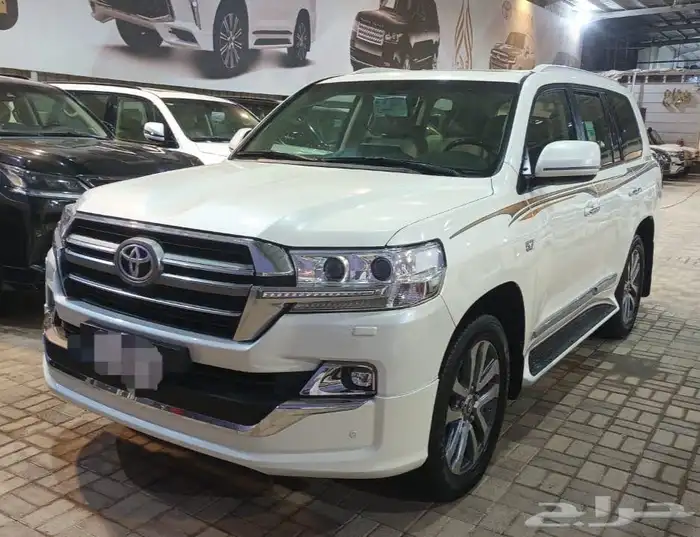 لاندكروزر VXR 5.7 2019 1