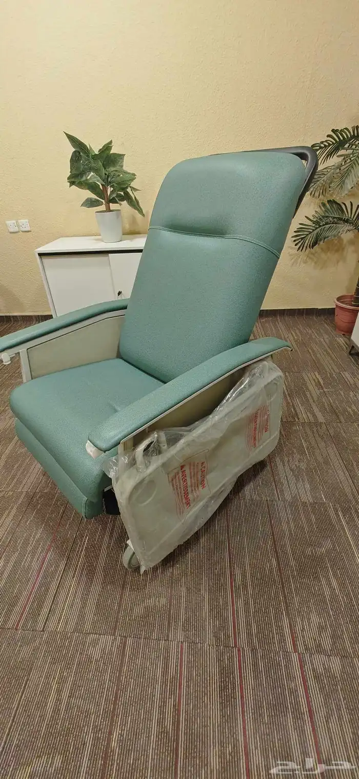 كرسي لكبار السن وذوي الاحتياجات الخاصة 8