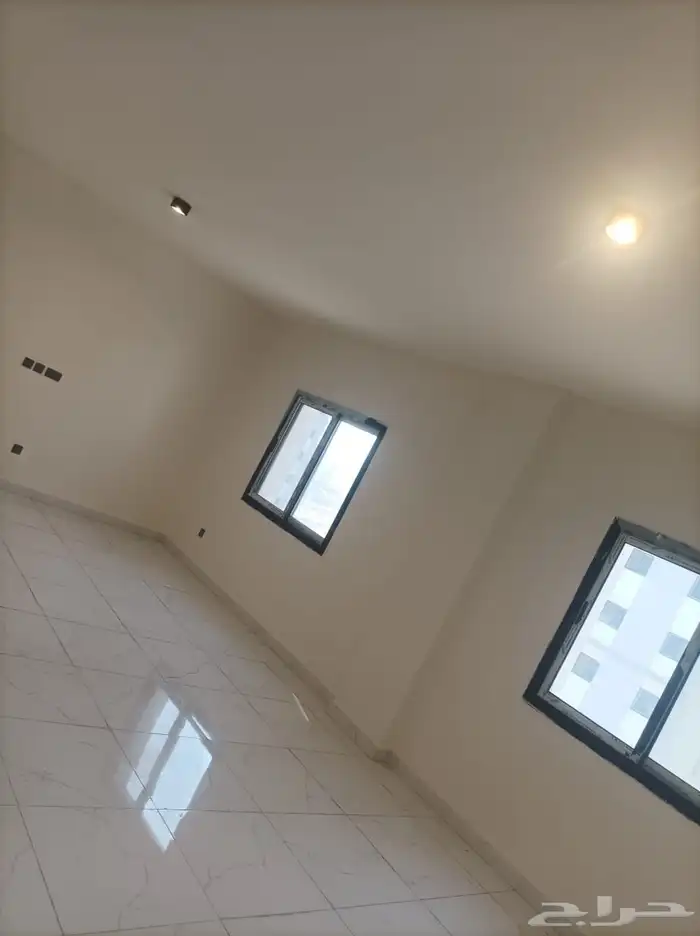 شقه دوبلكس اعالي جده للايجار 7 غرف دورين 8